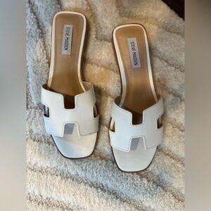 White Steve Madden Hadyn white leather sandals size 9